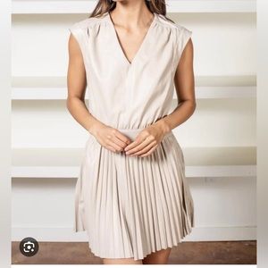 Tart Betsy dress in Putty. Size small. Never worn. Adorable! Sold out!